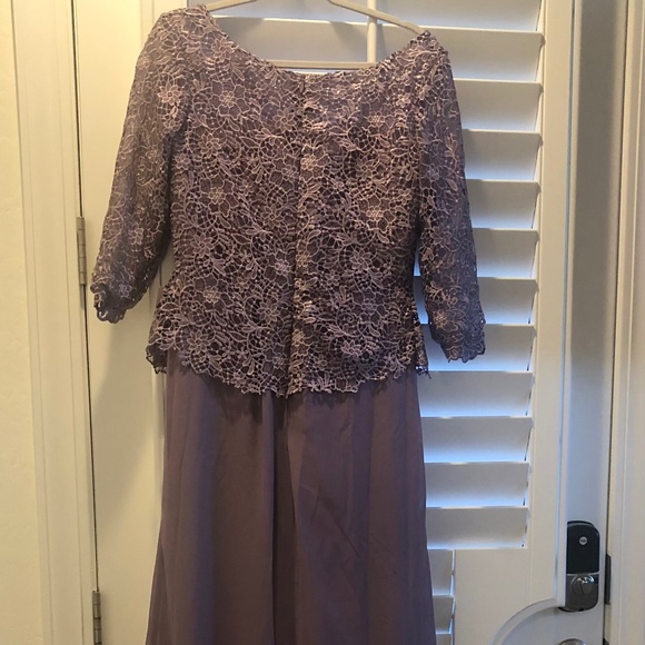 Formal dress - Picture 2 of 2